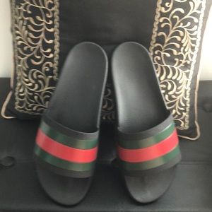 Gucci  Pursuit slides *Authentic*